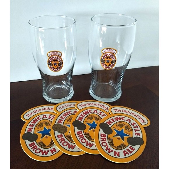 2 NEW CASTLE BROWN‎ ALE 1 Pint Clear Beer Glasses England & 4 VTG Bar Coasters - Picture 1 of 16